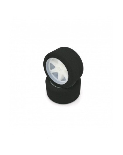 Pneus piste 1/8 avant 69mm 32 Shore sur jantes light (2)